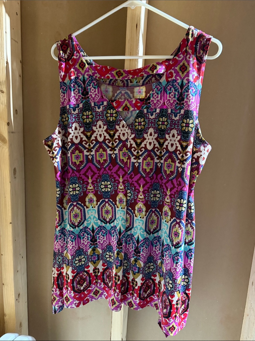 Vibrant Pink Patterned Sleeveless Women's Top
